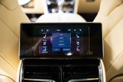 Bentley Flying Spur V8 2022 BLACK/BEIGE REAR TV MULLINER