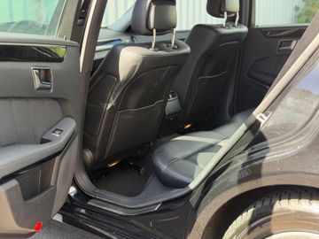 Mercedes E 200 - 12