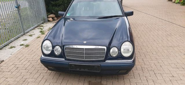 Mercedes-Benz Mercedes e420T 4.2 v8