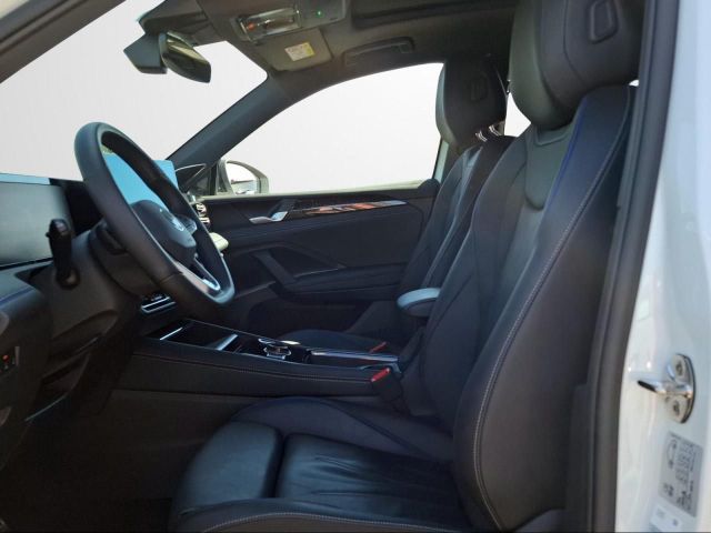 TIGUAN 2.0 TDI DSG R-LINE+IQ.LIGHT+AZV+360 ?