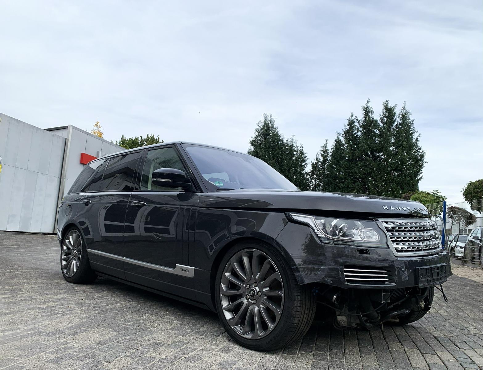 Land Rover Range Rover 4.4 SDV8 Autobiography **LONG**