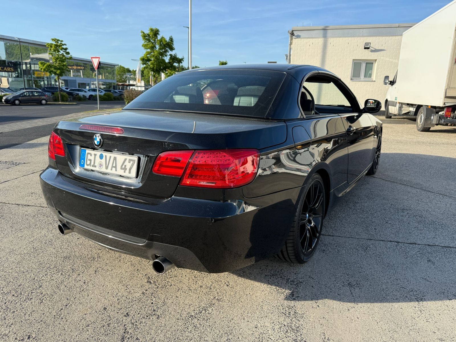 Fahrzeugabbildung BMW 335i Cabrio M-Paket H/K XENON NAVI
