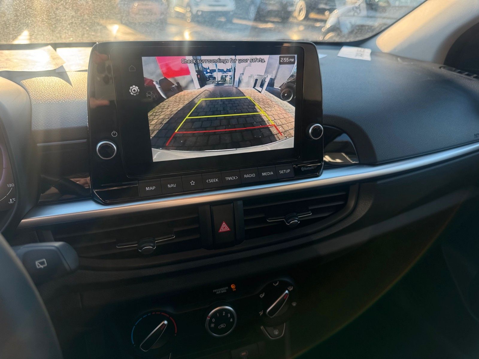 Fahrzeugabbildung Kia Picanto Sitz- Lenkradheizung Kamera PDC Navi