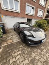 Porsche Taycan  - Porsche Taycan in Düsseldorf