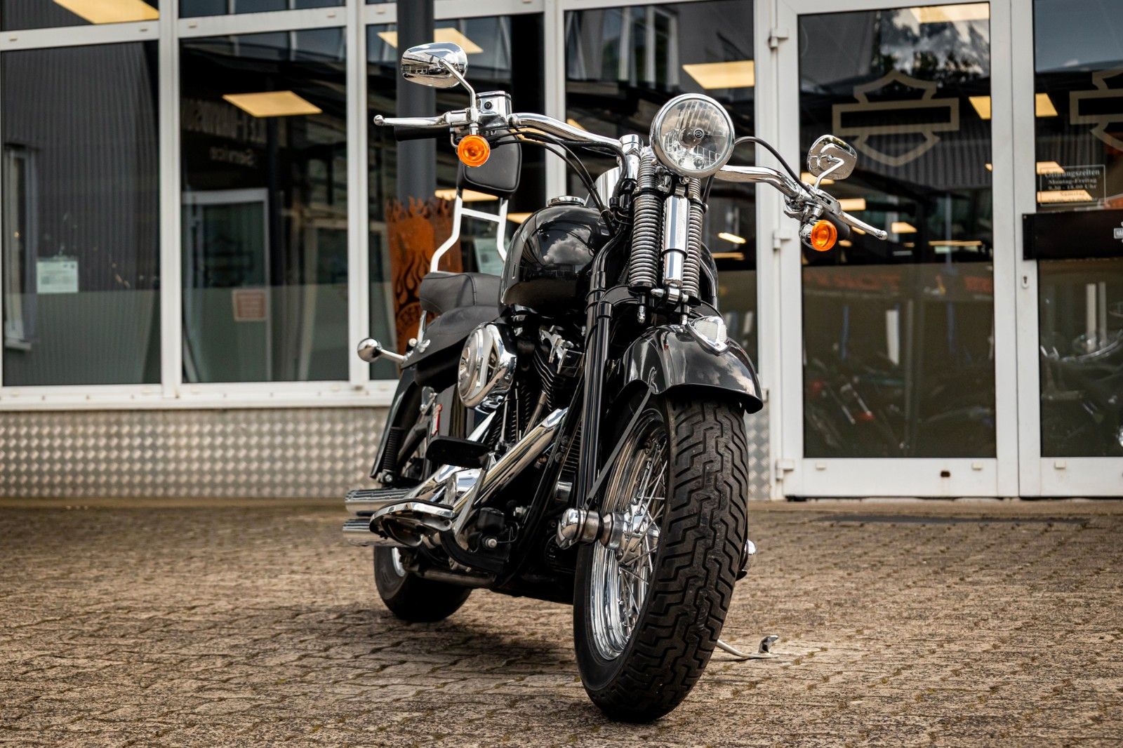 Fahrzeugabbildung Harley-Davidson FLSTSCI Springer Classic - Vance & Hines -