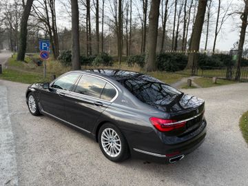 BMW 740 - 12