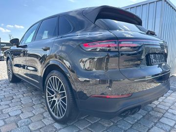 Porsche Cayenne - 4