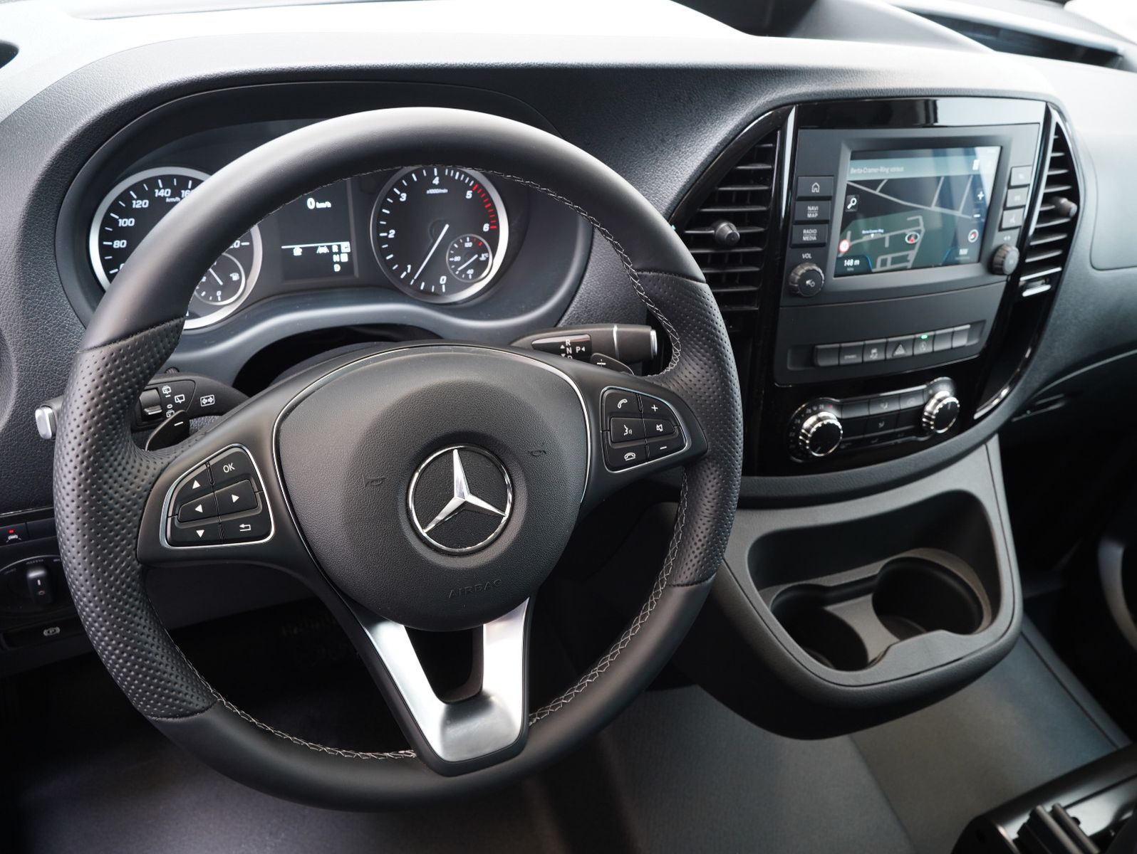 Fahrzeugabbildung Mercedes-Benz Vito Tourer 119 CDI Pro 4x4 lang PÖSSL VANSTAR