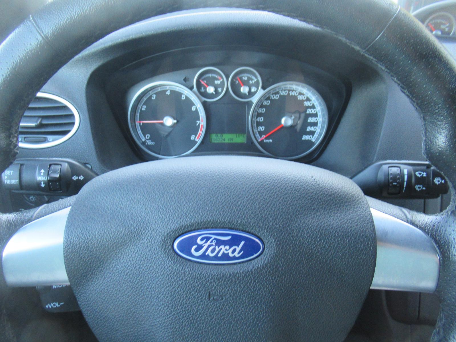 Ford Focus ST 2.5 Turbo 5 cyl. 226 ch BVM / 116 224 km / Recaro / Jantes 19" / Échappement Friedrich Motorsport