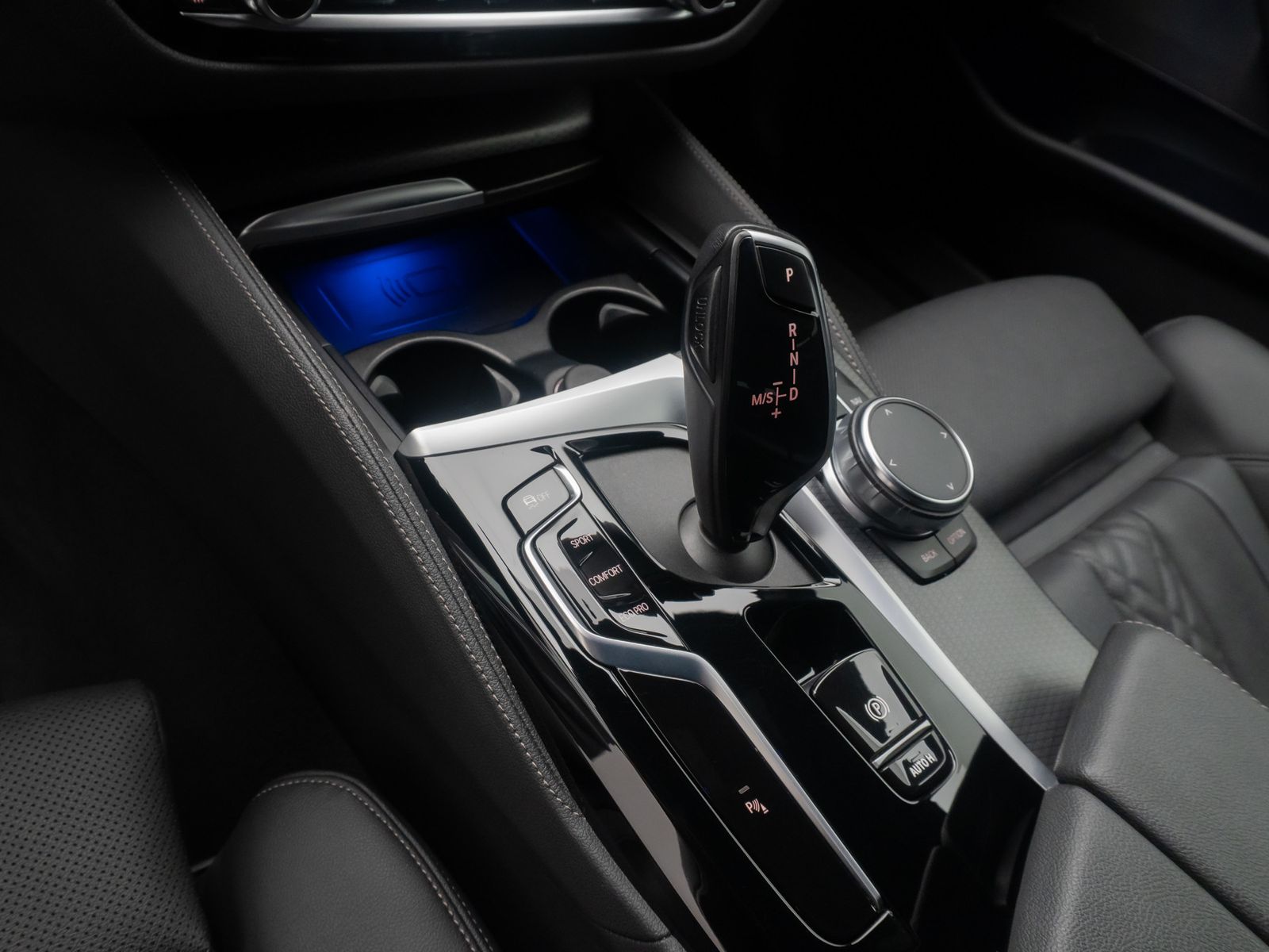 Fahrzeugabbildung BMW 530d M Sport DAB Kamera Laser AHK Komfort Alarm