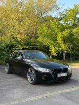 BMW 335i/M Paket/KW /TüV Neu/Deutsches Fahrzeug - BMW 335 mit Benzin-Antrieb: Limousine, 335i M Paket
