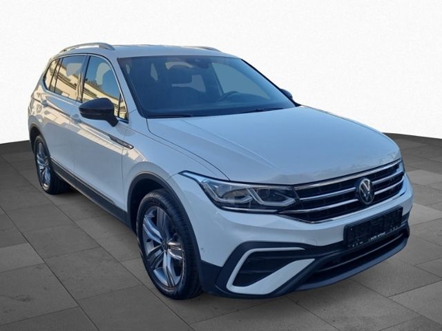 Fahrzeugabbildung Volkswagen Tiguan Allspace 2,0 TDI DSG 4MOTION MATRIX-LED N