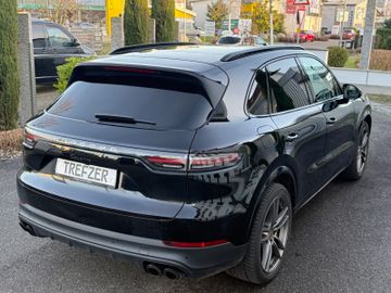 Porsche Cayenne - 9