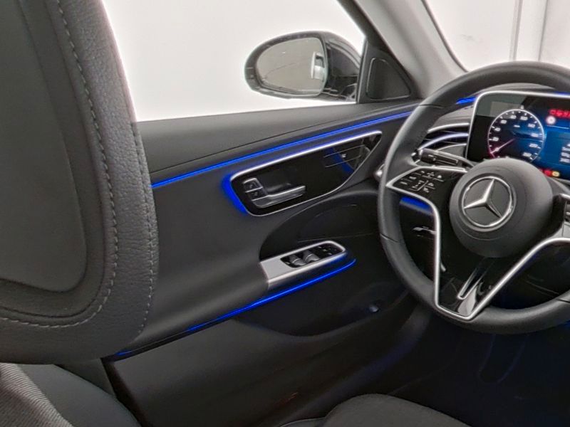 Fahrzeugabbildung Mercedes-Benz E 200 Limousine Avantg. Distronic+ Navi LED SHZ