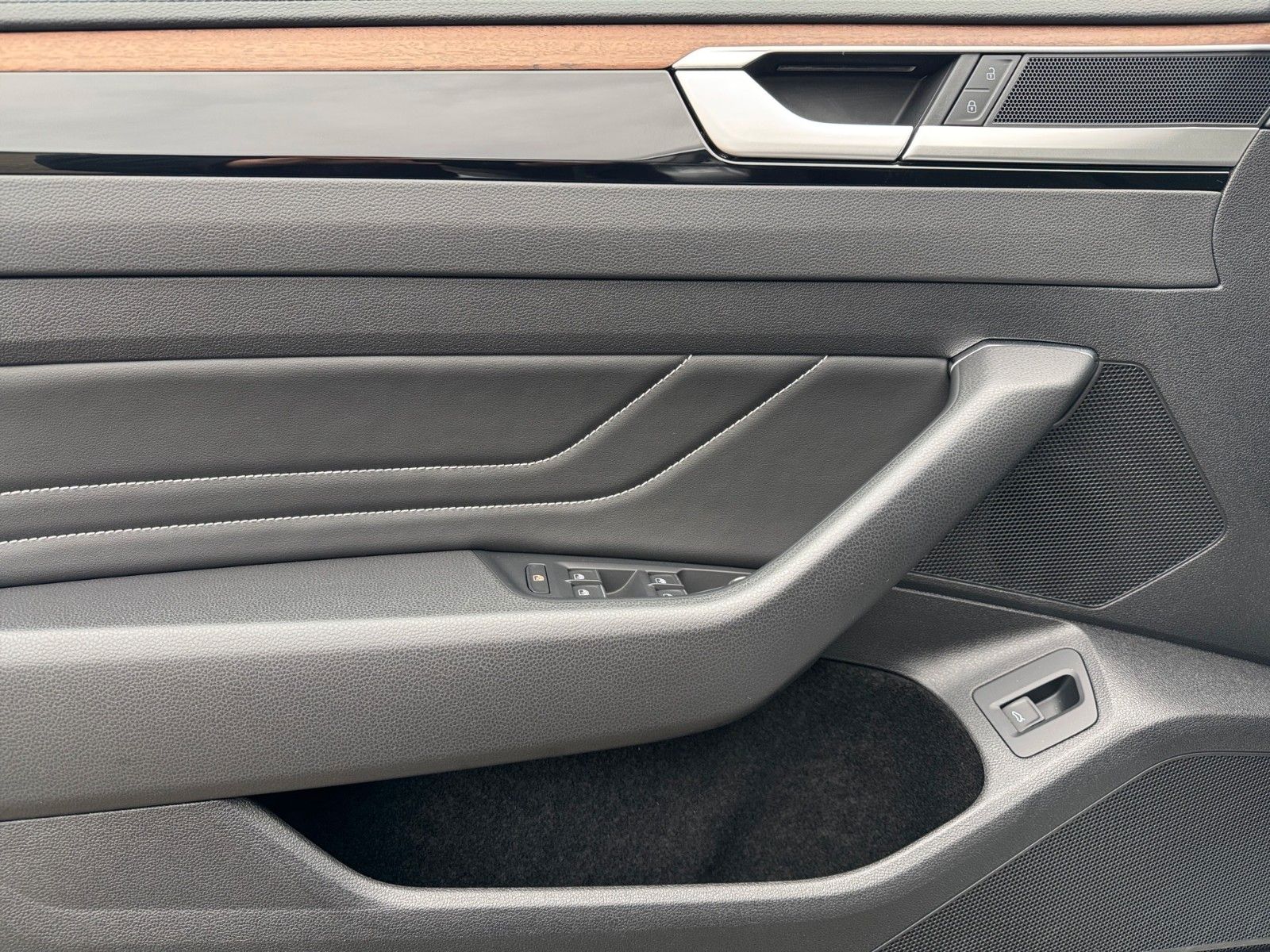 Fahrzeugabbildung Volkswagen Arteon Shooting Brake Elegance 2.0 TSI