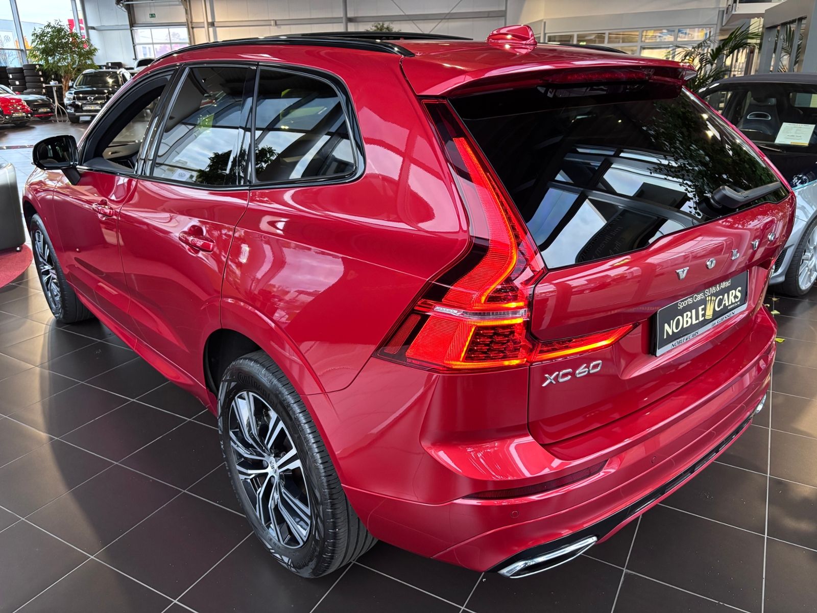 Fahrzeugabbildung Volvo XC60 R Design PANO LED NAVI ALU