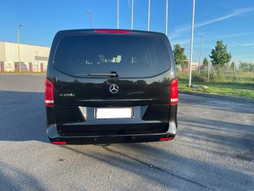 Mercedes V 220 - 3
