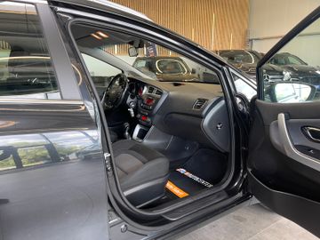 Kia Ceed Sportswagon FIFA World Cup Edition *AHK*LKH