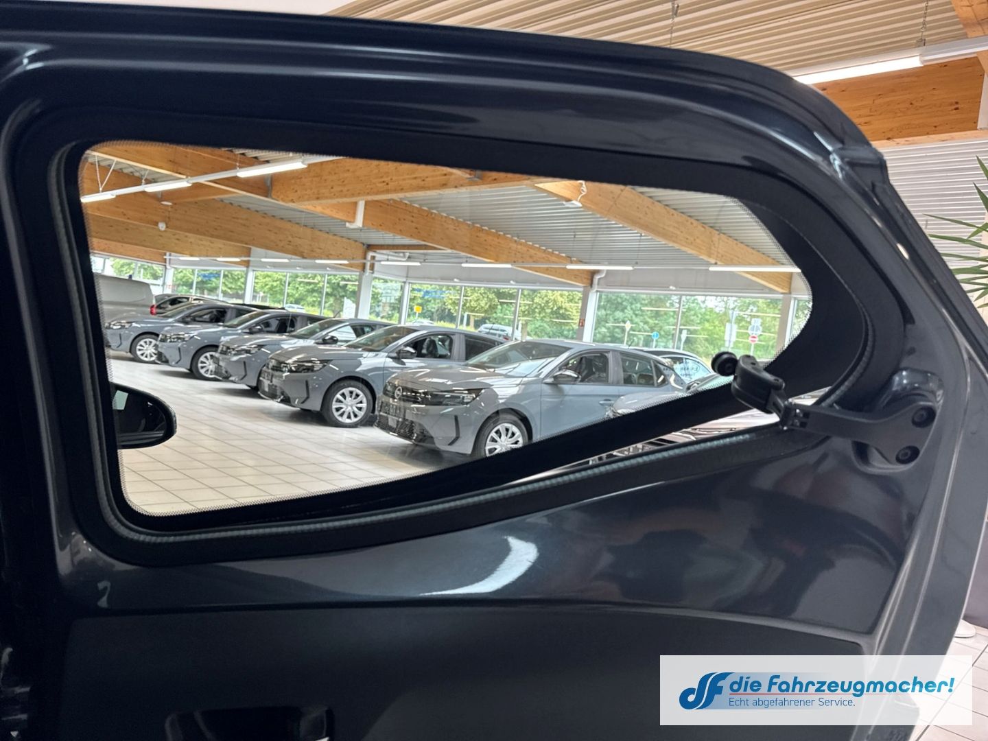 Fahrzeugabbildung Toyota Aygo X-Play Connect ACC Apple CarPlay Android Au