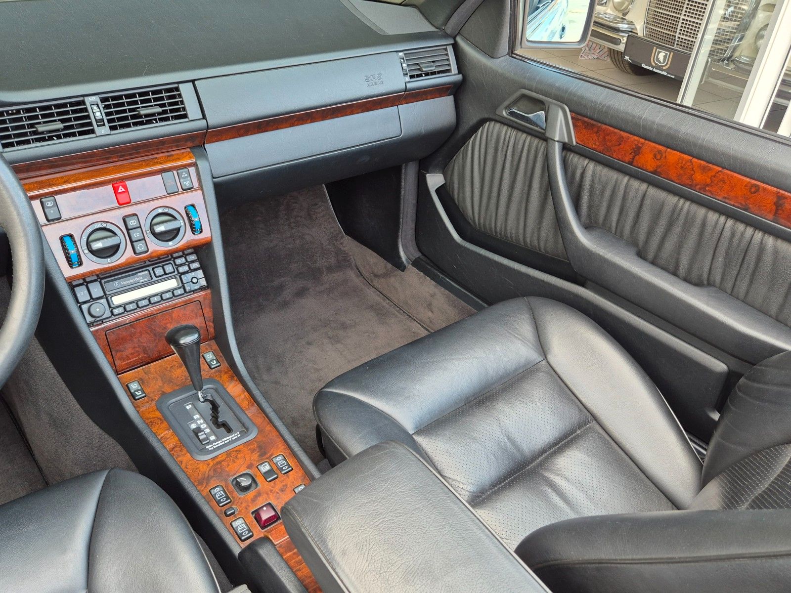 Fahrzeugabbildung Mercedes-Benz E 220 Cabrio/Dt./2. Hand/Daimler-SH/Leder/Klima