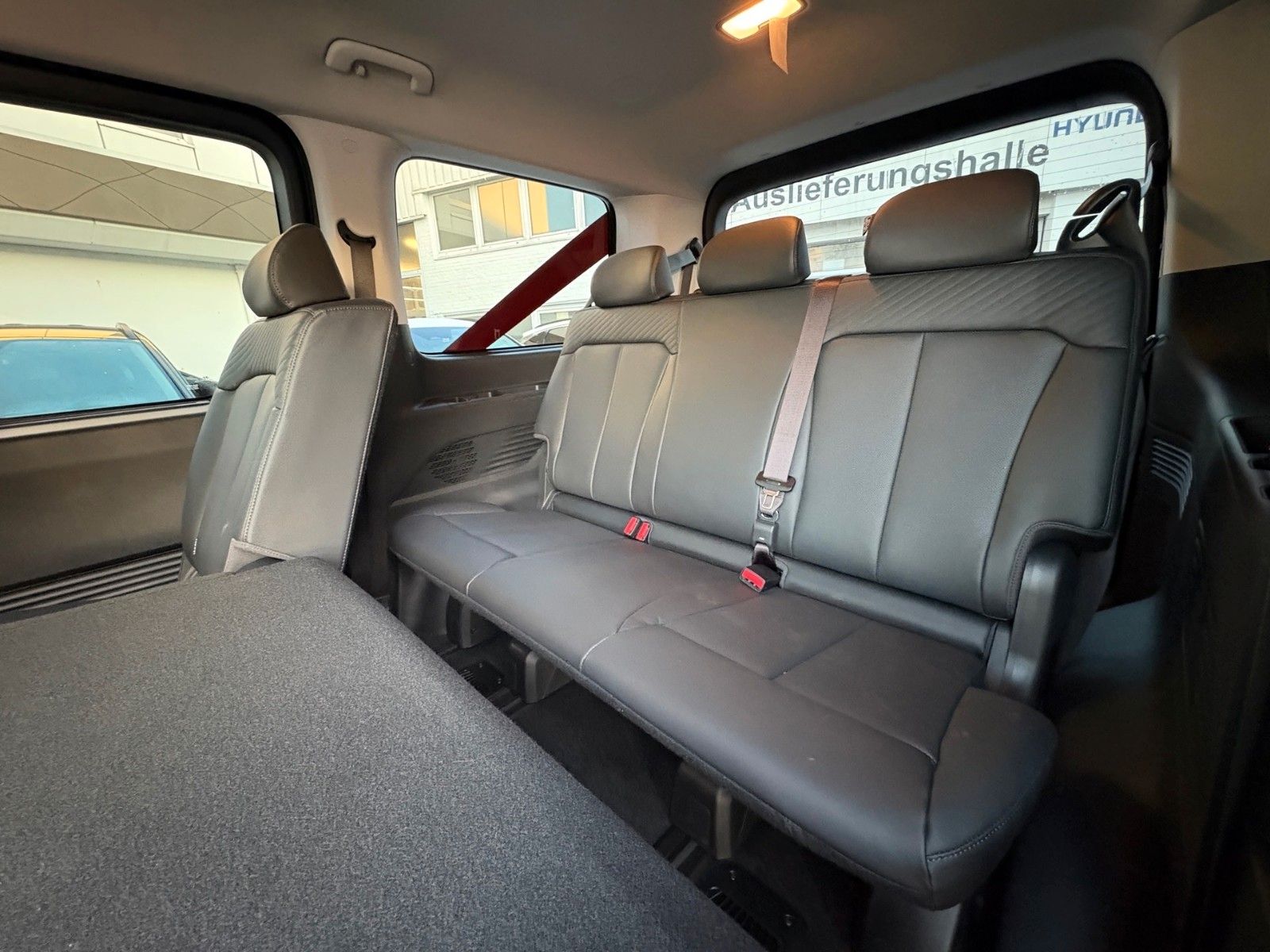 Fahrzeugabbildung Hyundai Staria Prime Hybrid Park-Paket
