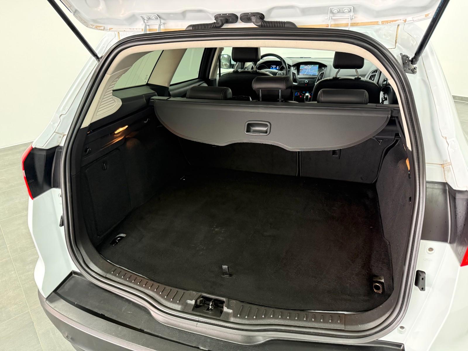Ford Focus 2015 — photo 13