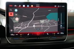 VW Golf 1.5 eTSI R-Line Black Style | Pano | HuD VW Golf 1.5 eTSI R-Line Black Style | Pano | HuD