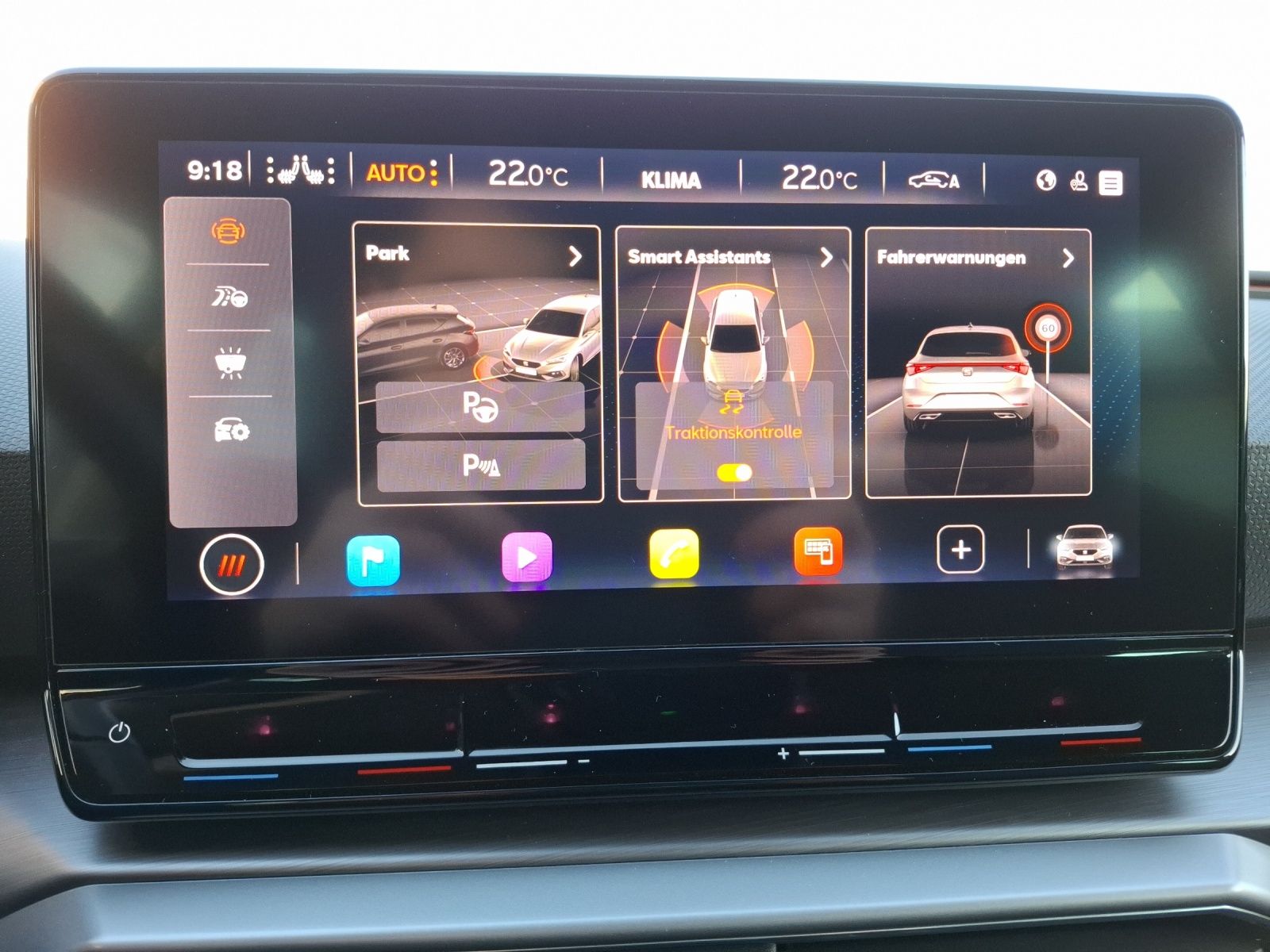 Fahrzeugabbildung SEAT Leon TSI FR LED Navi ACC Park-Assist SH