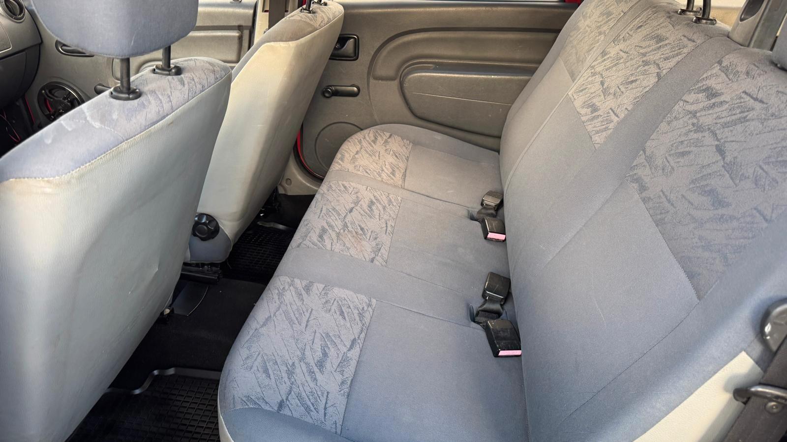 Dacia Logan 2010 — photo 24