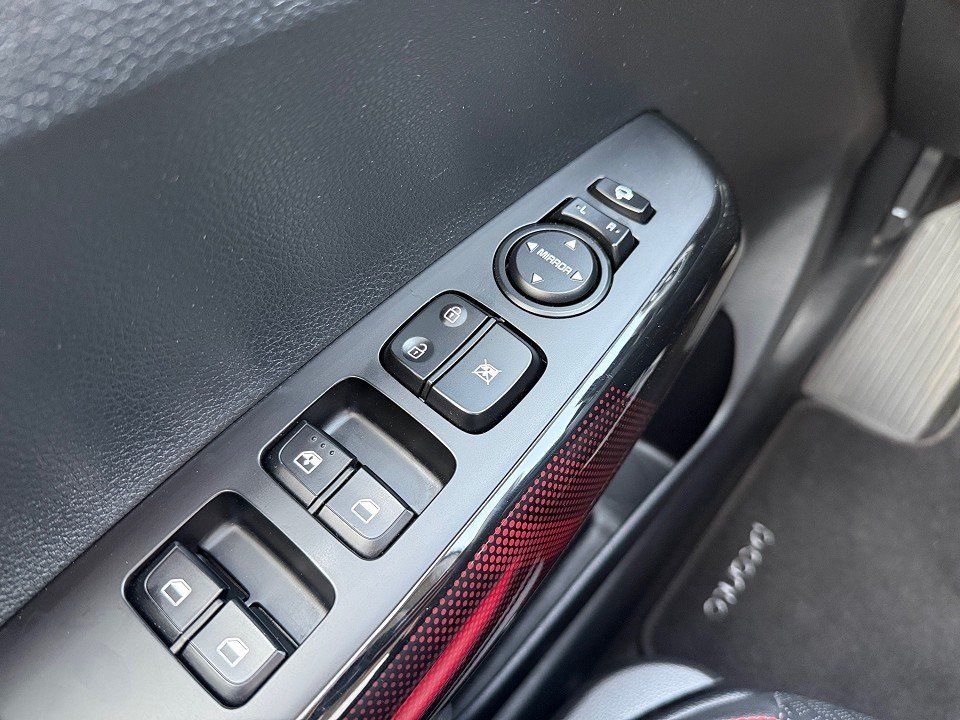 Fahrzeugabbildung Kia PICANTO 1.2 GT LINE 1HD GARANTIE LEDER+NAV+KAMER