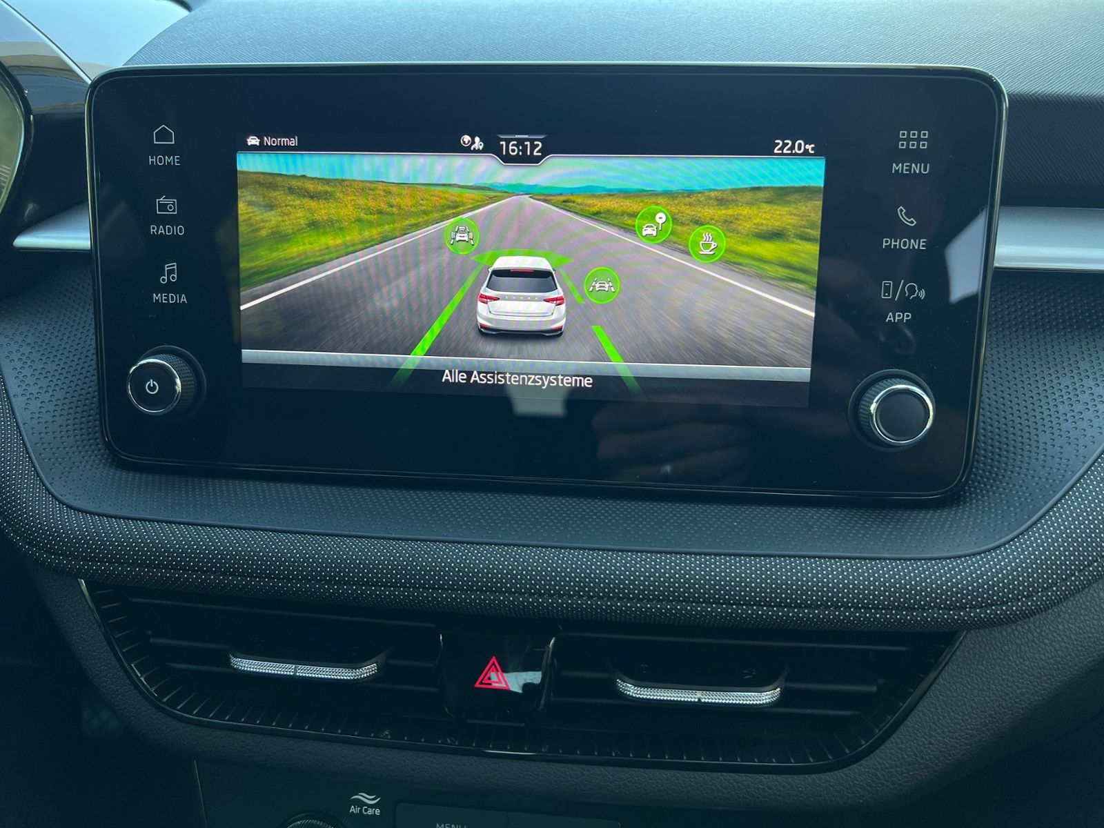 Fahrzeugabbildung SKODA Fabia Selection Tour 1.0 TSI *Vorb.AHK,LED,Kamer