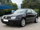 Volkswagen VW Bora 2.0 Special 1.  Hand TÜV bis 07/28 - Volkswagen Bora: Special