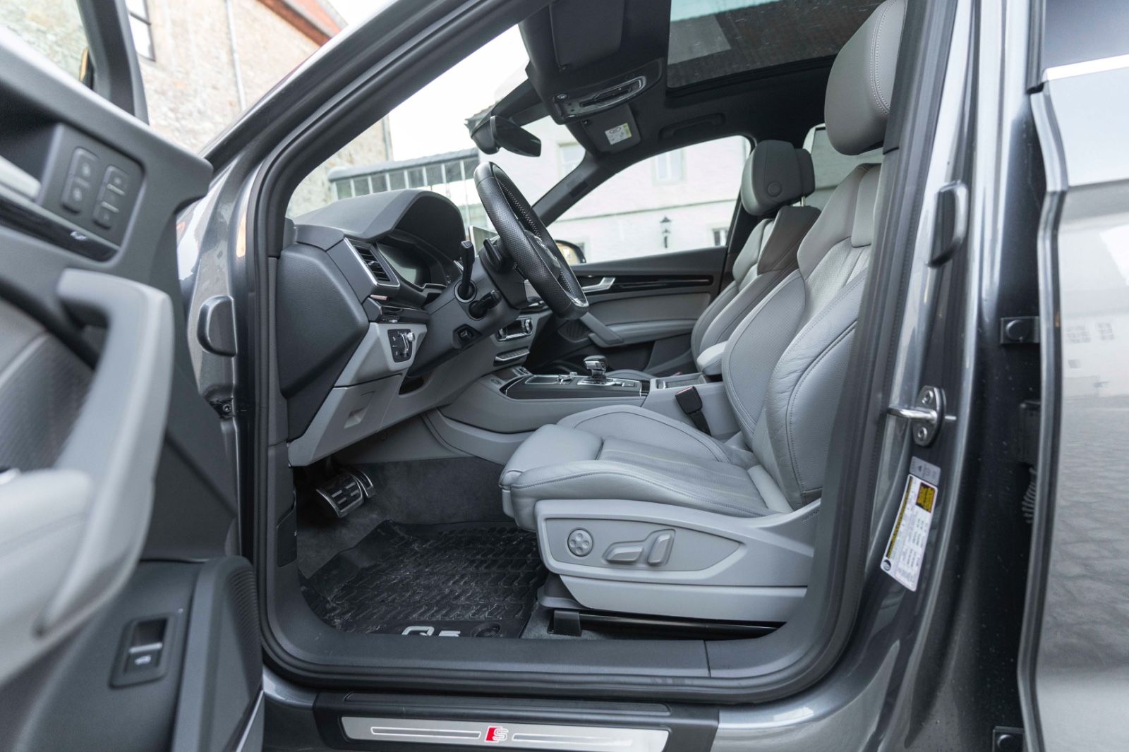 Fahrzeugabbildung Audi Q5 45TFSI S-LINE QUATTRO B&O PANO HUD ACC 360°