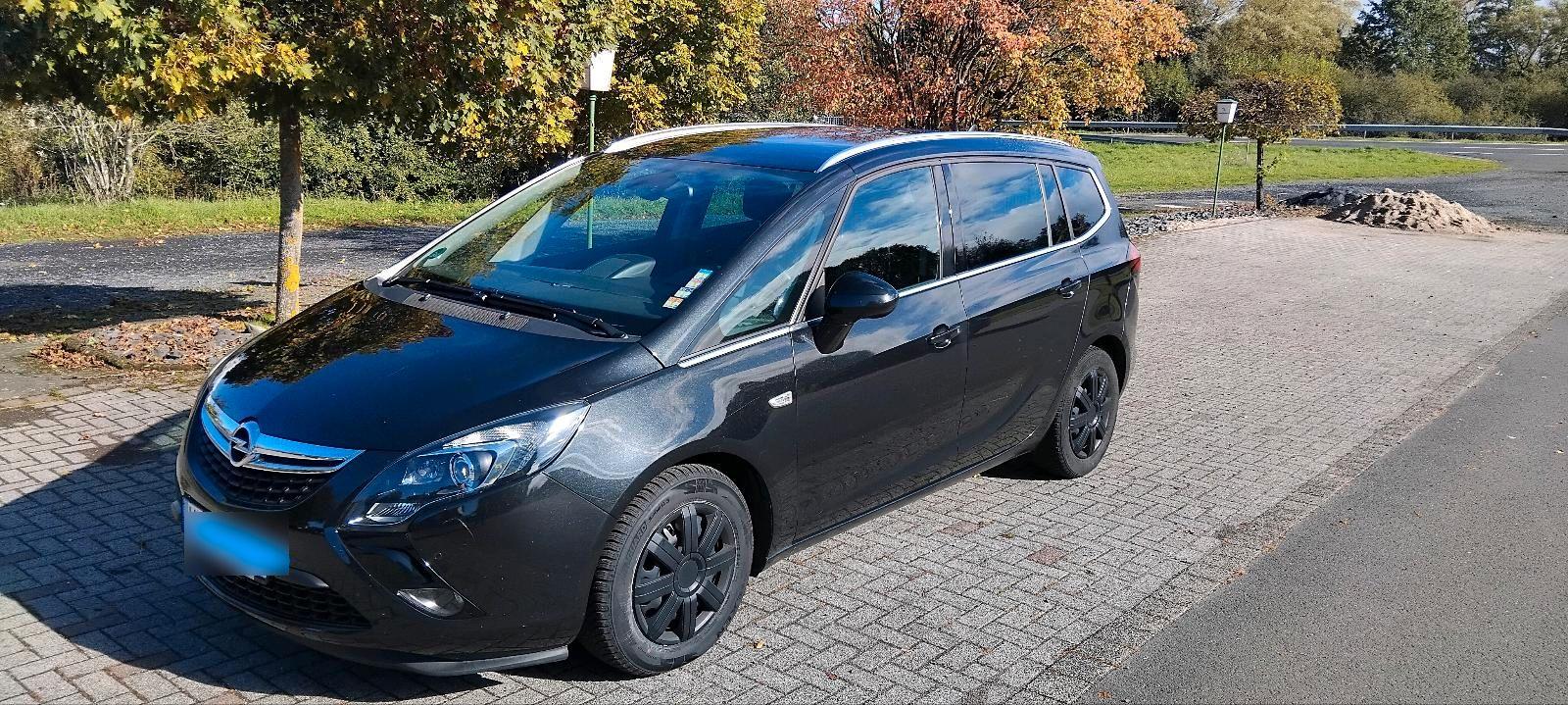 Opel Zafira tourer 2014 — interior