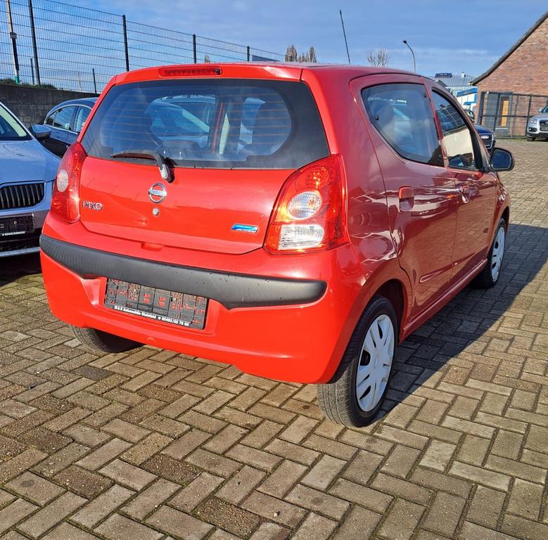 Nissan Pixo
