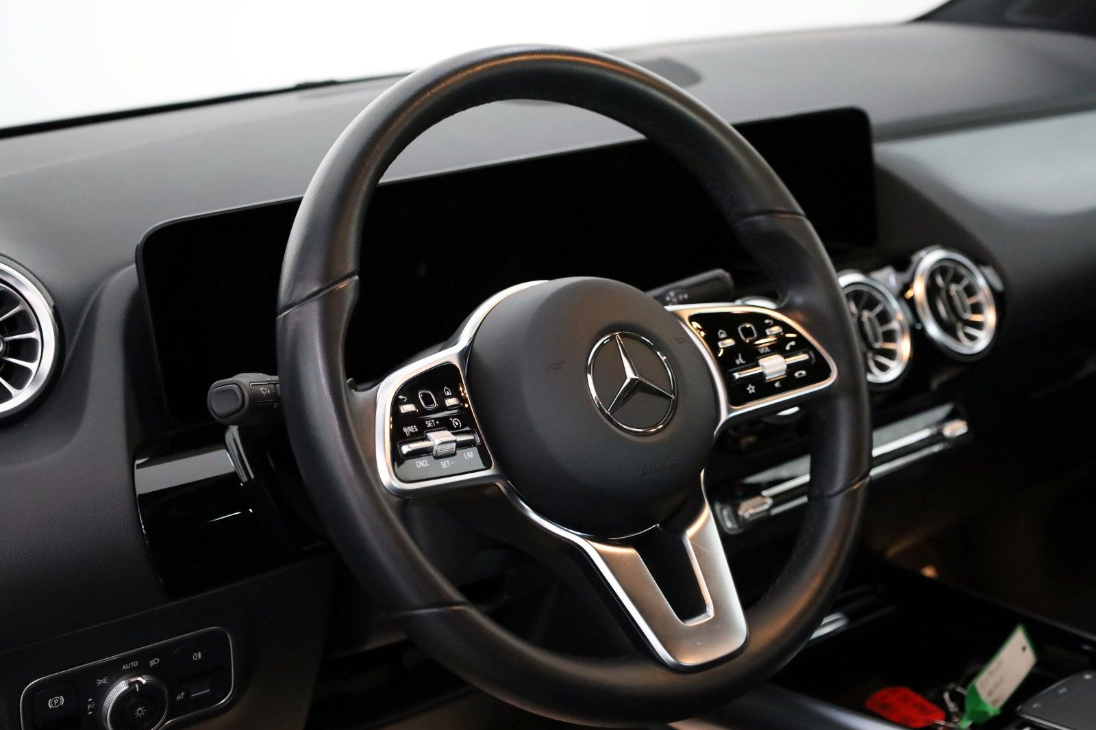 Fahrzeugabbildung Mercedes-Benz EQA 250 Progressive,T.Leder,Navi,LED,SH,Kamera