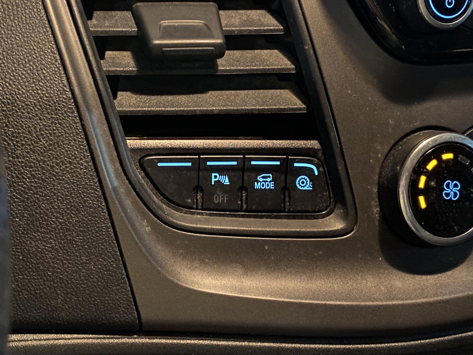 Ford Transit Custom L2 H2 Würth-Regale Navi R.Cam PDC