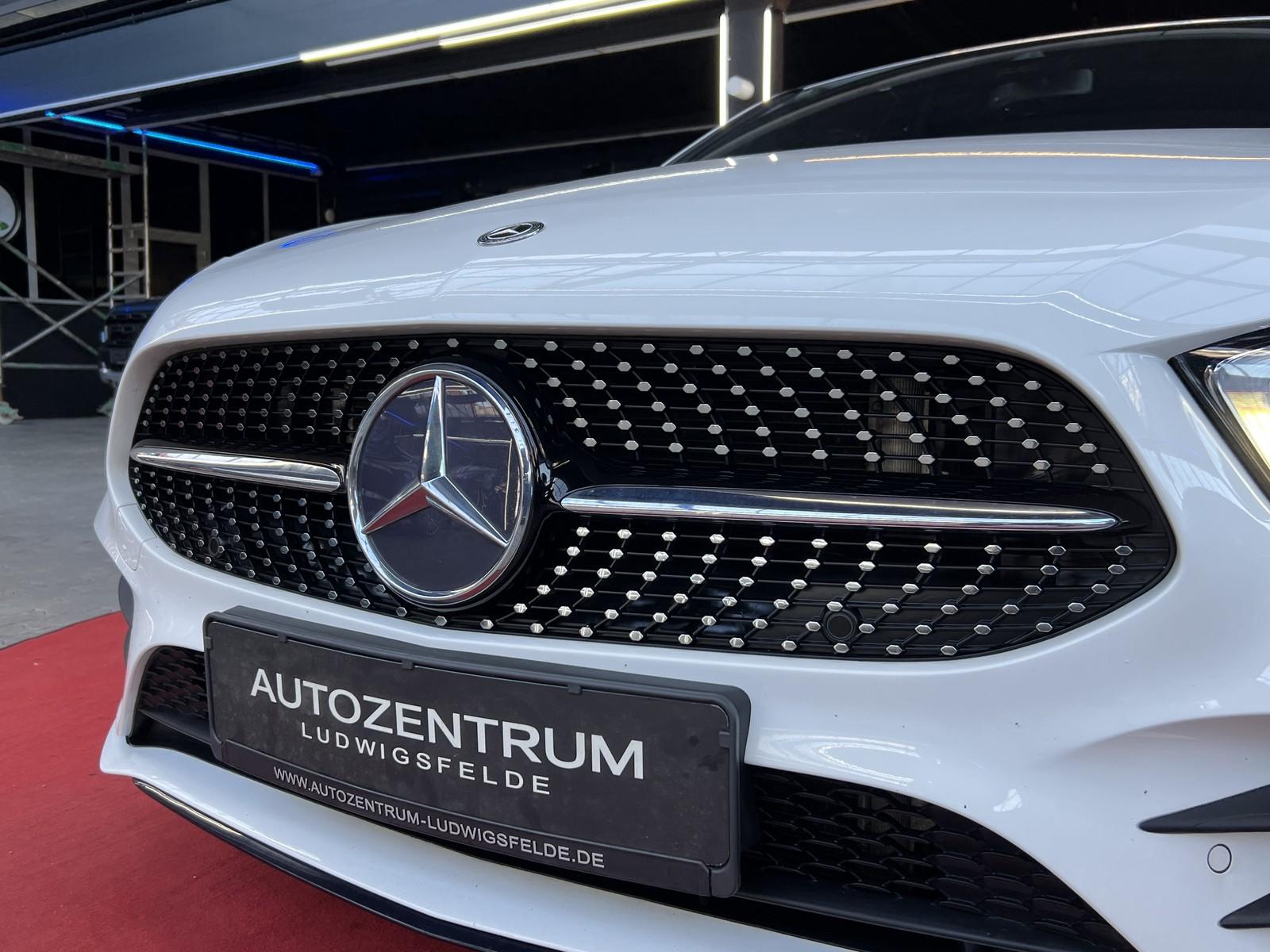 Mercedes-Benz A 250 AMG Line LED / ATTENTION ASSIST / SPURHALT