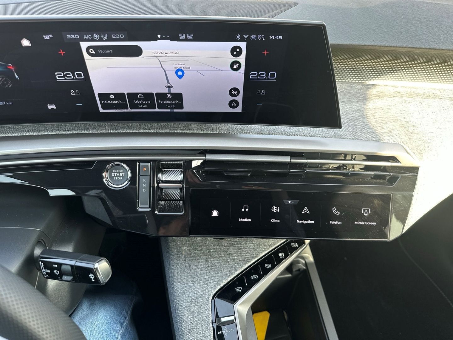 Fahrzeugabbildung Peugeot 3008 Dual-Elektromotor 325 Launch Edition Elektr