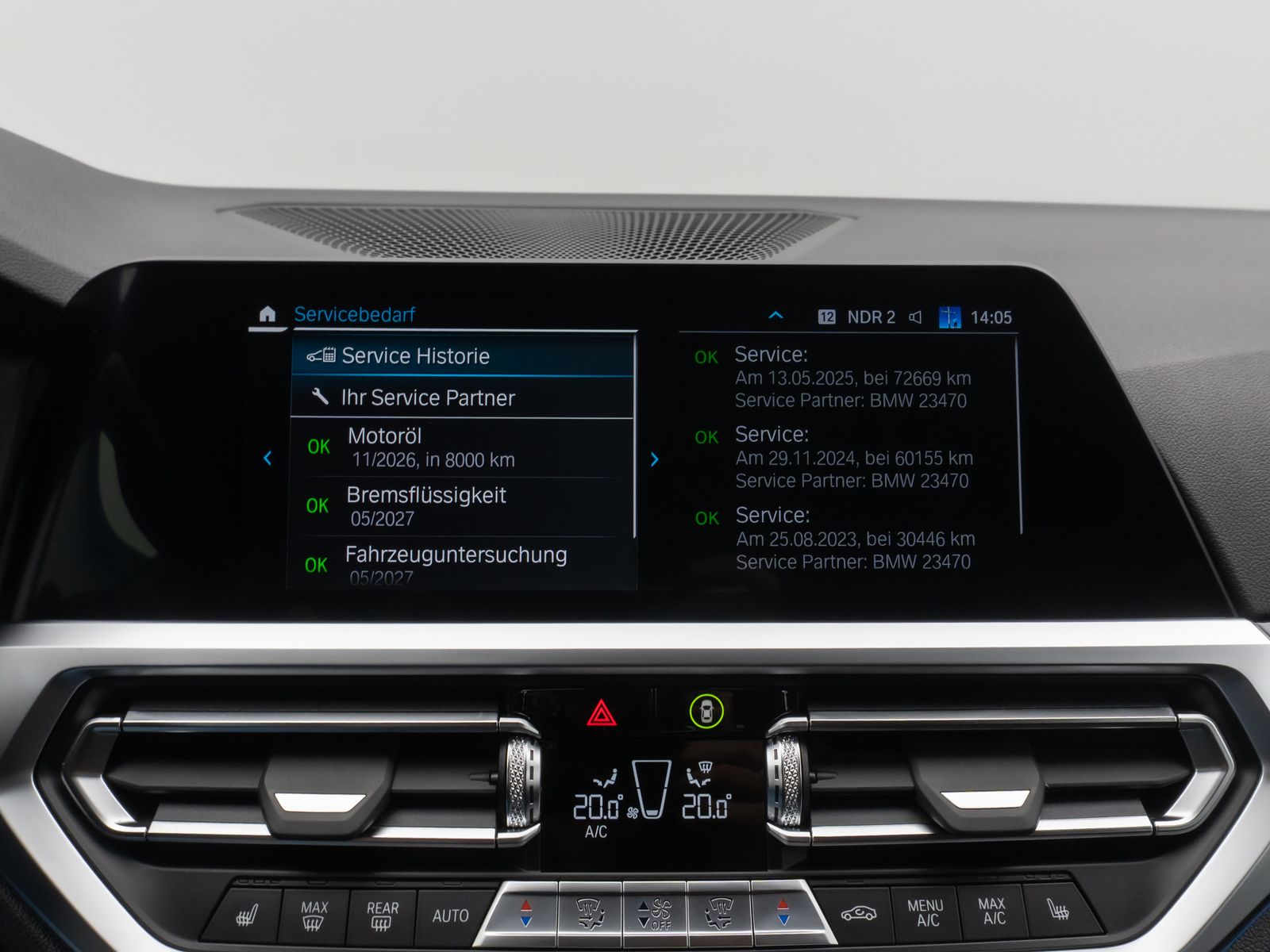 Fahrzeugabbildung BMW 330e Sport Line Kamera Laser HUD DAB Komfort