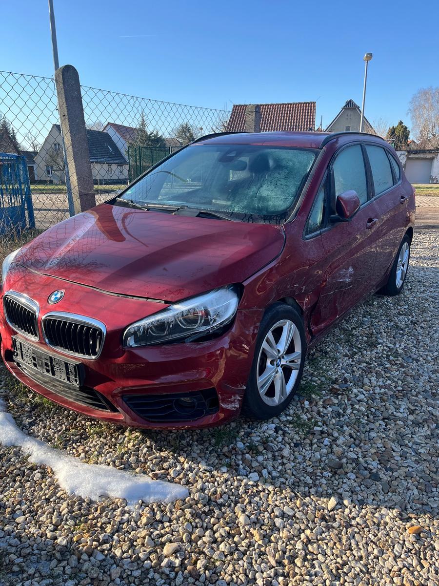 BMW 218 i Active Tourer*Led*SHZ*Garantie*TÜV+Service