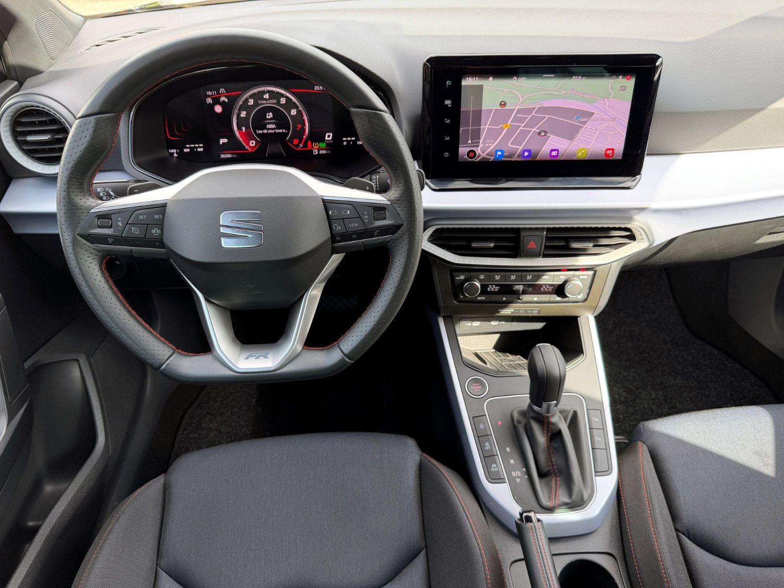 Fahrzeugabbildung SEAT Arona 1.0 TSI DSG FR ACC LED NAV KAM PDC SHZ