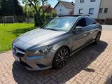 Mercedes-Benz CLA 180 - top gepflegt, braune Lederausstattung  - Mercedes-Benz CLA 180 in Frankfurt (Main)