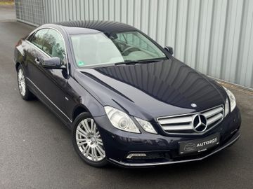 Mercedes E 220 - 1