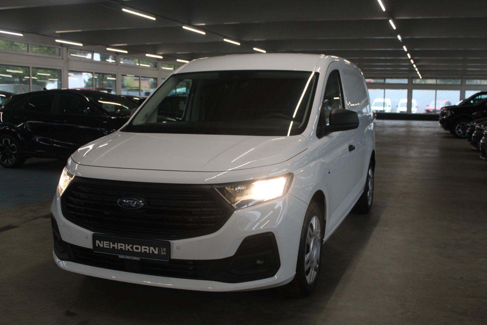 Fahrzeugabbildung Ford Transit Connect TREND L2 AHK NAVI IACC uvm.
