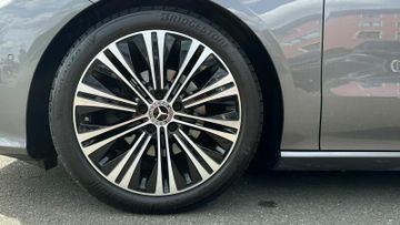 Mercedes CLA 180 Shooting Brake - 11