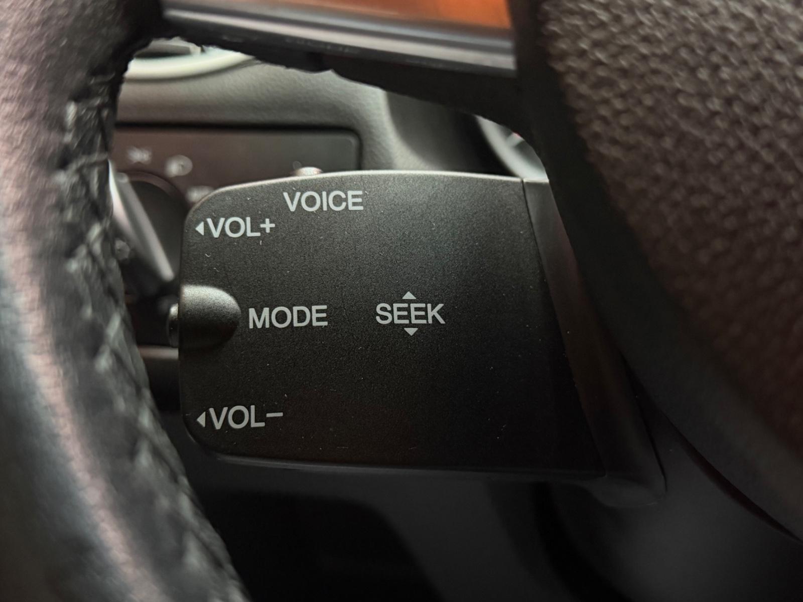 Ford Focus 2010 — photo 24