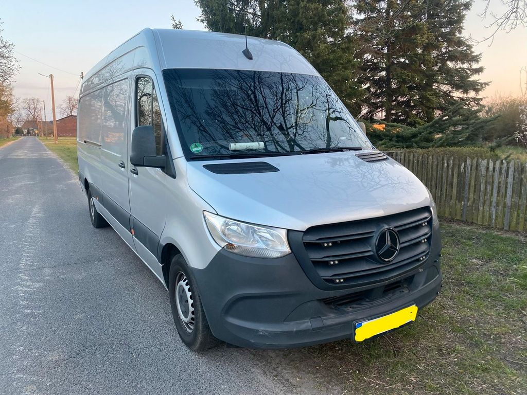 Image of Mercedes-Benz Sprinter