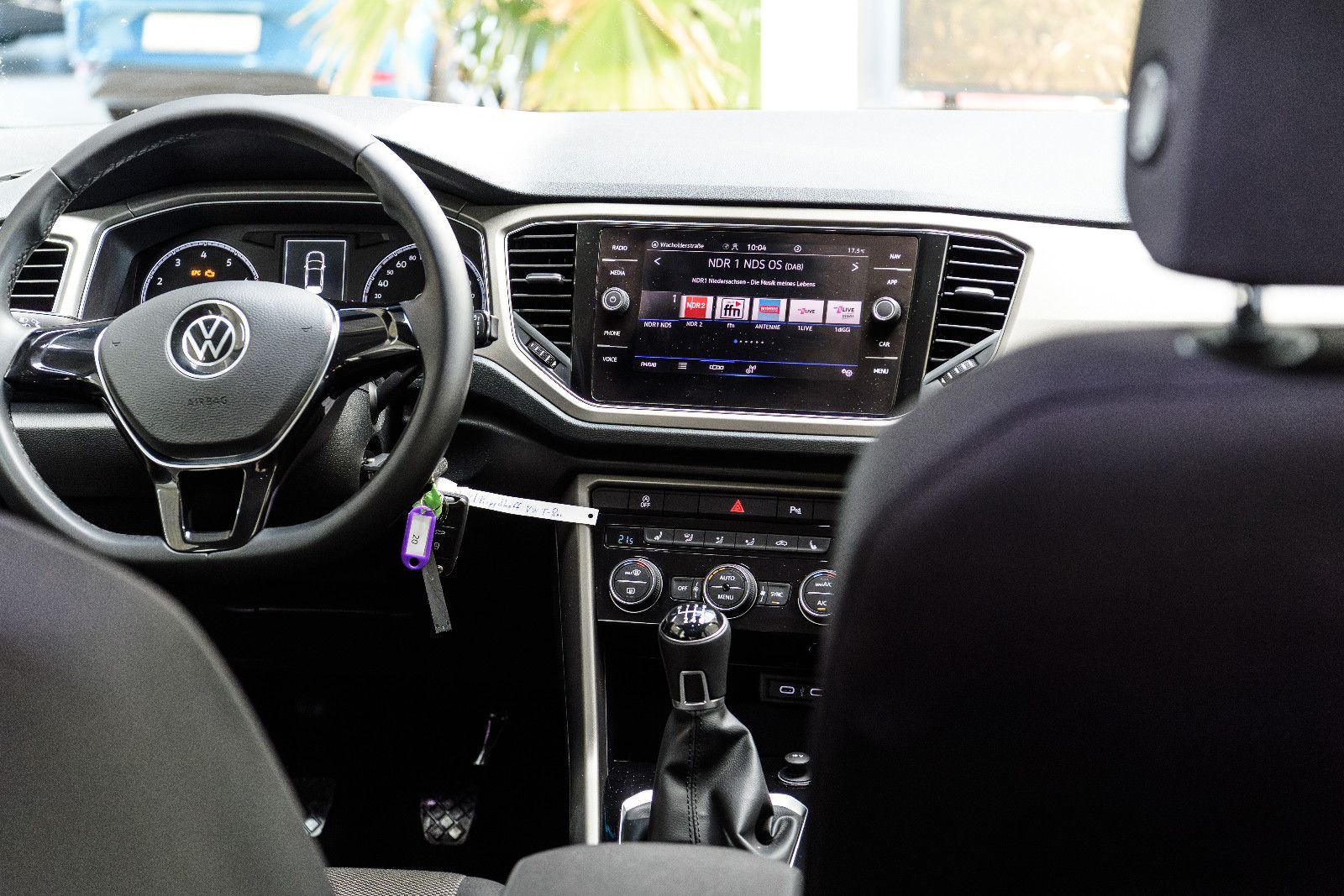 Fahrzeugabbildung Volkswagen T-Roc Style +Bicolor +Navi *GJR+SHZ+LANE ASS