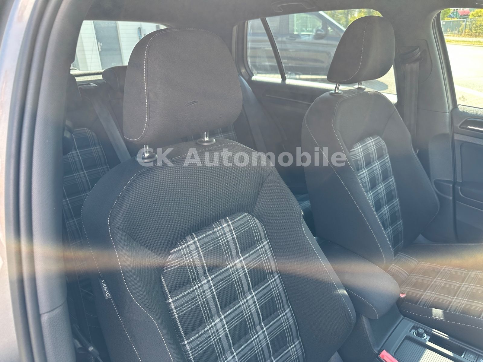 Fahrzeugabbildung Volkswagen Golf VII Lim. GTD BMT/DSG/Navi/Bi-Xenon/PDC